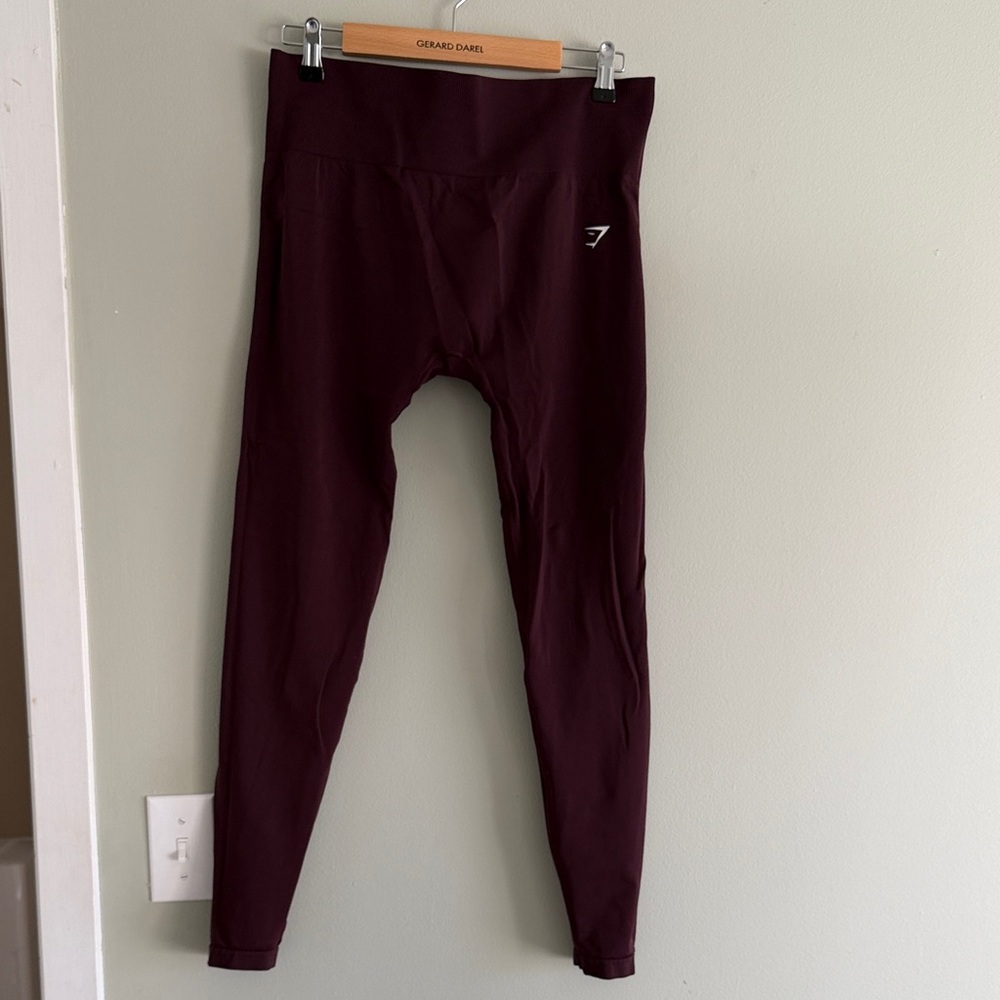 Gym shark leggings